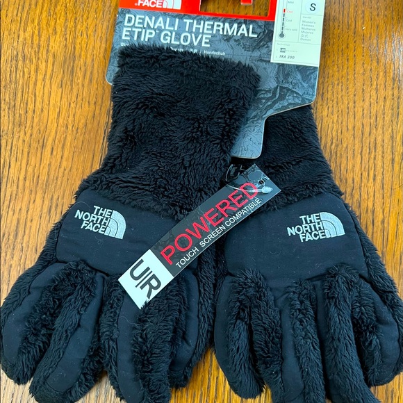 The North Face Accessories - 🔥NWT‼️ THE NORTH FACE Ladies Black Denali Thermal ETIP GLOVES -S- AUTHENTIC ‼️